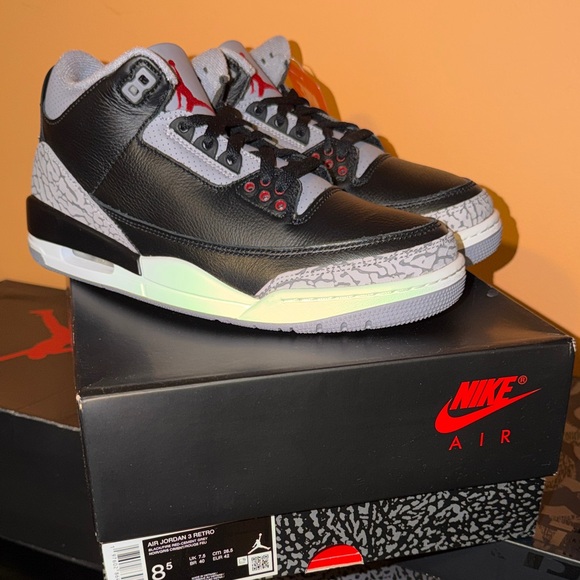 Air Jordan three retro OG (2024) size 8.5